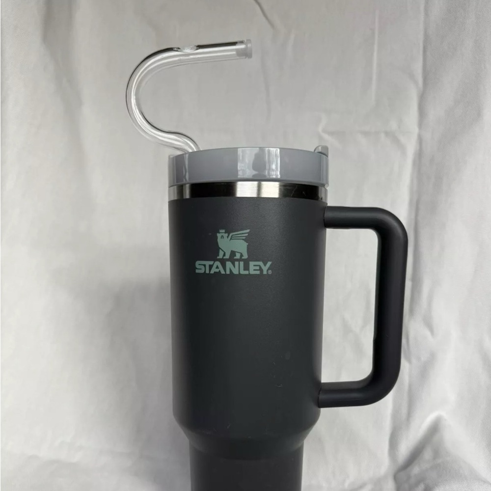 NWT set of Two Anti Wrinkle Straws with cleaning tool